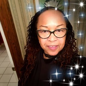 Meet your Posher, Desiree